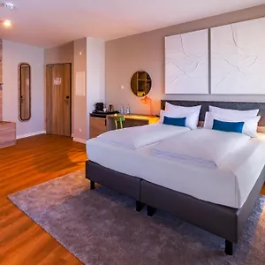 Ramada Encore By Wyndham Messe ホテル